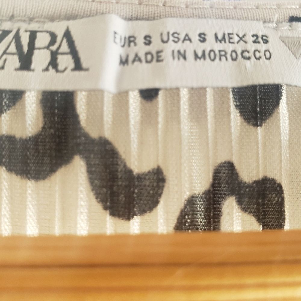 Zara- Leopard Print Women's Top - Picture 3 of 5